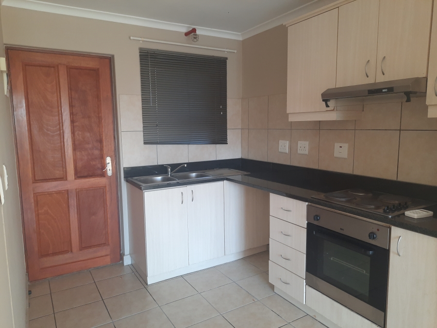 To Let 2 Bedroom Property for Rent in Burgundy Estate Western Cape